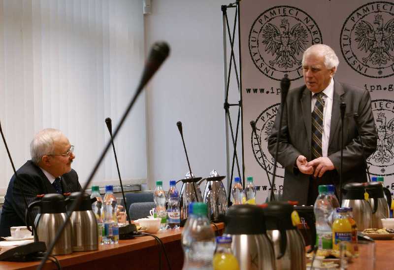 Andrzej Czesław Żak, PhD, Director of CMA (first from left), Franciszek Gryciuk, PhD, Acting President of IPN