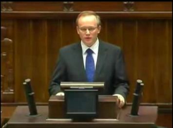 dr. Łukasz Kamiński takes the oath before the Sejm (photograph: www.sejm.gov.pl) dr. Łukasz Kamiński takes the oath before the Sejm (photograph: www.sejm.gov.pl)
