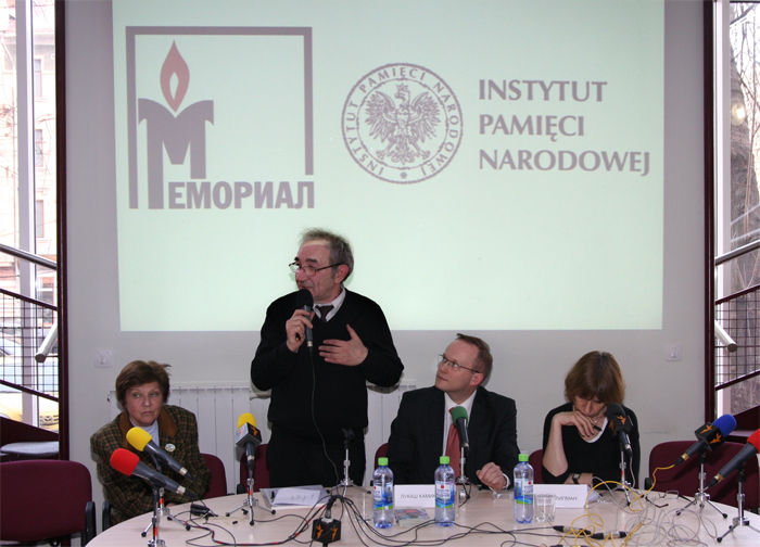 Lecture in the Memorial Society.