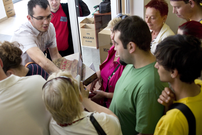 Promotional sale of the game - as in the old times