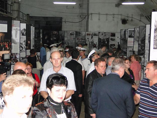 The exhibition was very popular