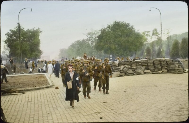 Building of fortifications in the Praga district, 7 September 1939 (AIPN, Julien Bryan Collection in Warsaw)