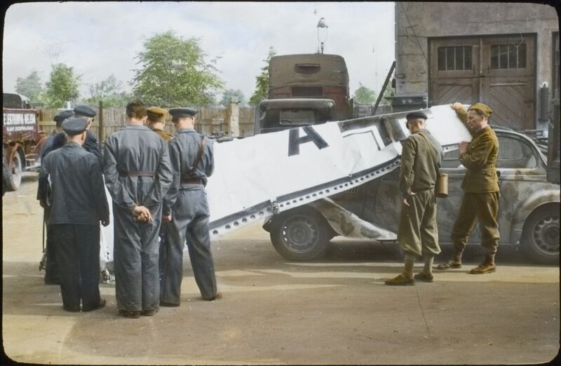 The remains of the German Heinkel He 111 bomber which crashed near Dynasy Street in Warsaw, September 11, 1939. (AIPN / Julien Bryan Collection in Warsaw)