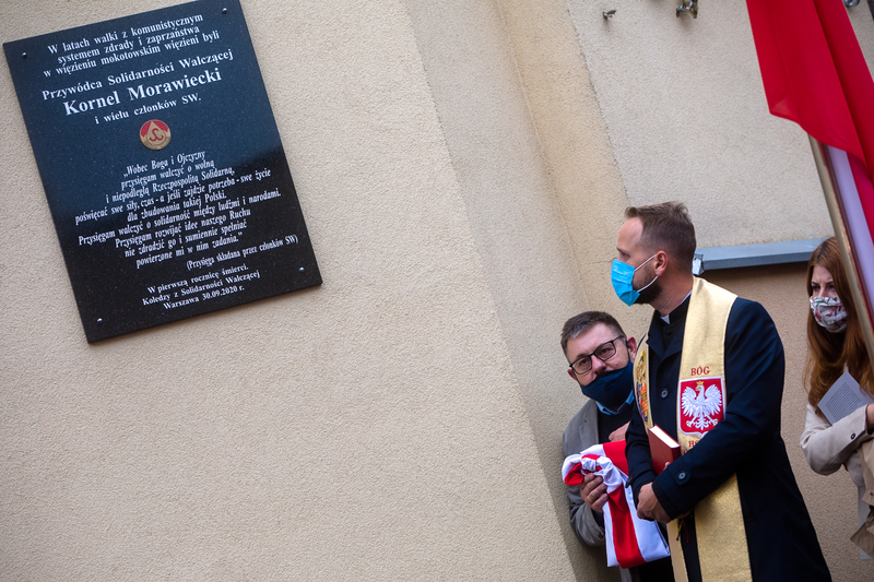 A plaque commemorating Kornel Morawiecki unveiled