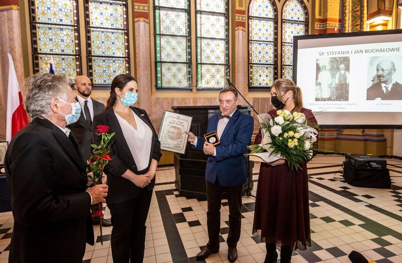 from left Roman Polanski, Dep. Ambassador Tal Ben-Ari Yaalon, grandson of Righteous - Stanislaw Buchala, Ewelina Rosa (daughter of Stanislaw),jpeg, photo Jeremi Astaszow, Muzeum Miasta Gliwice