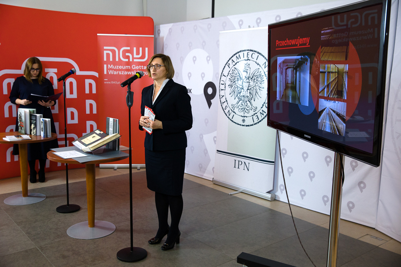 Press conference devoted to loaning the Stroop Report to the Warsaw Ghetto Museum