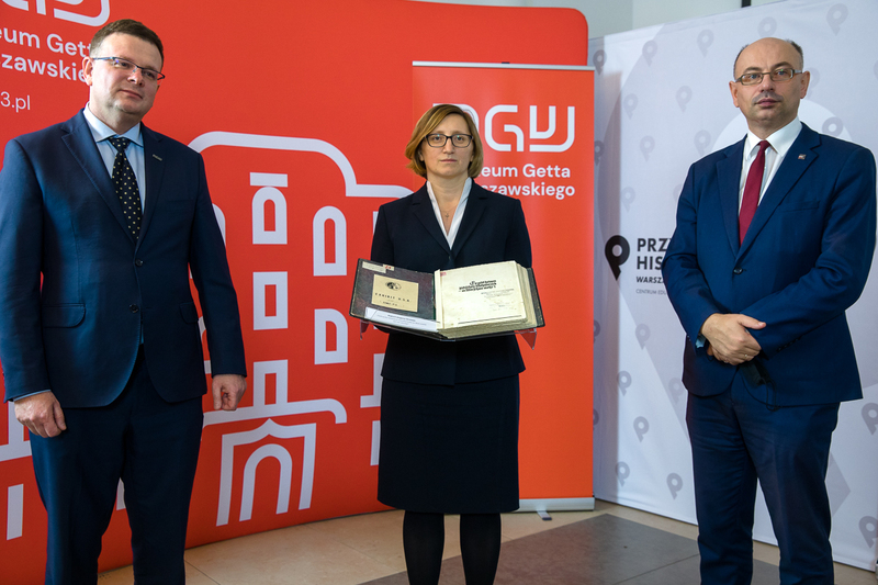 Press conference devoted to loaning the Stroop Report to the Warsaw Ghetto Museum