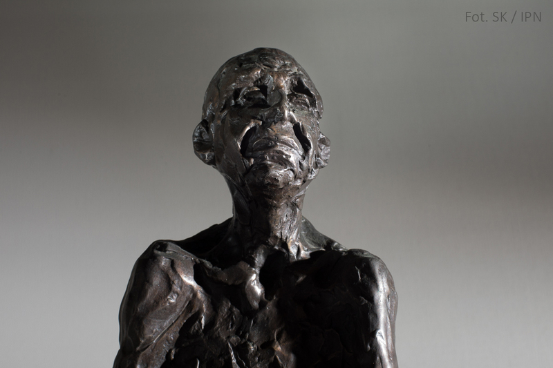 A CRIPPLED JEW AT THE ENTRANCE TO THE "LAZARETT", BRONZE 2002