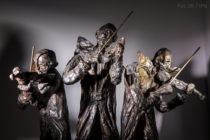 A CONCERT, BRONZE 2002