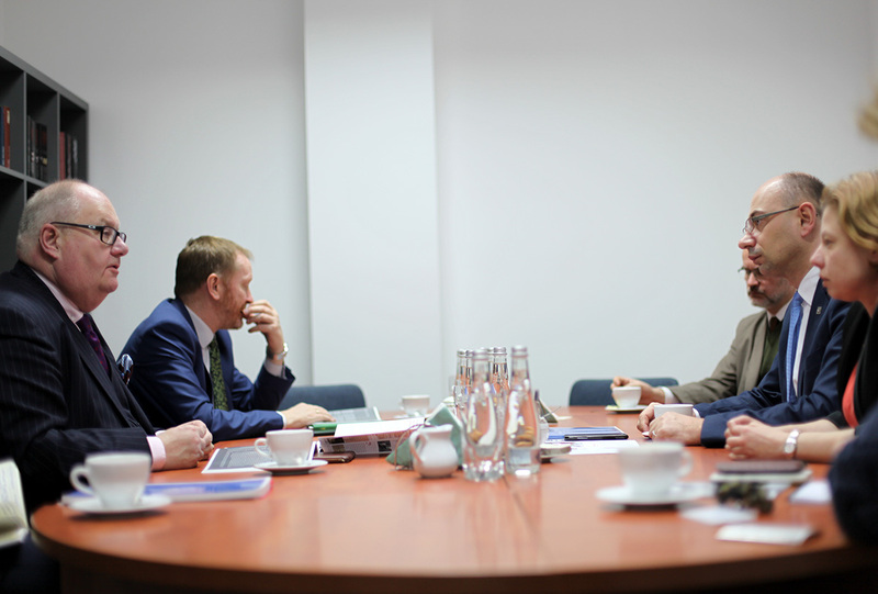 Sir Eric Pickles and Christopher Thompson from the British Embassy in Warsaw (fot. Marcin Jurkiewicz/IPN) Sir Eric Pickles and Christopher Thompson from the British Embassy in Warsaw (fot. Marcin Jurkiewicz/IPN)