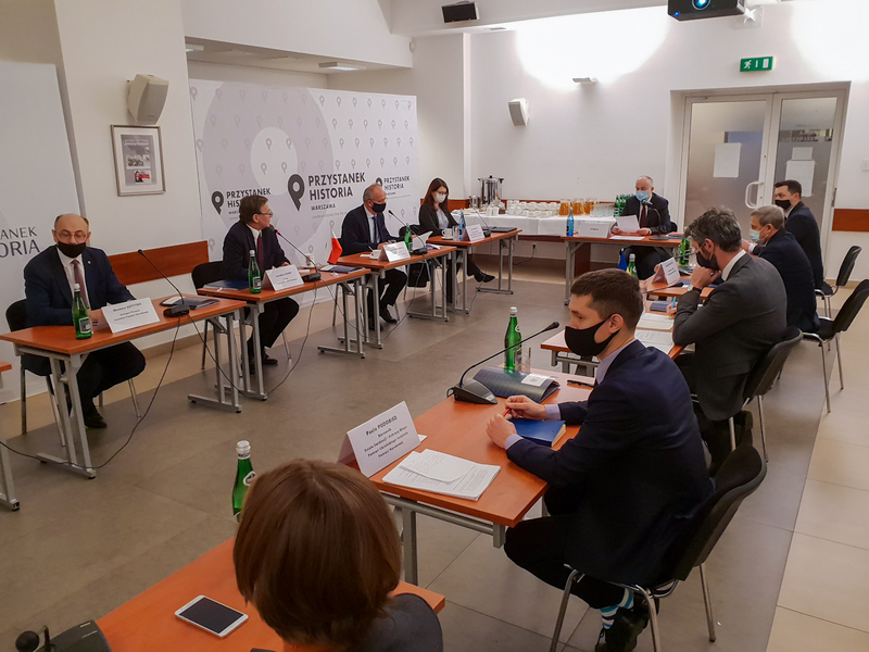 The meeting between the leadership of the IPN and its Ukrainian equivalent The meeting between the leadership of the IPN and its Ukrainian equivalent