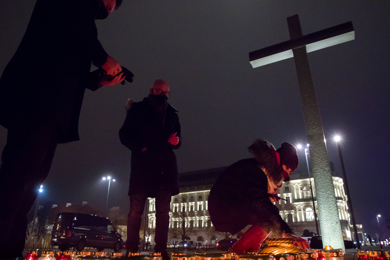 Lighting the "Light of Freedom" on the 39th anniversary of the imposition of Martial Law