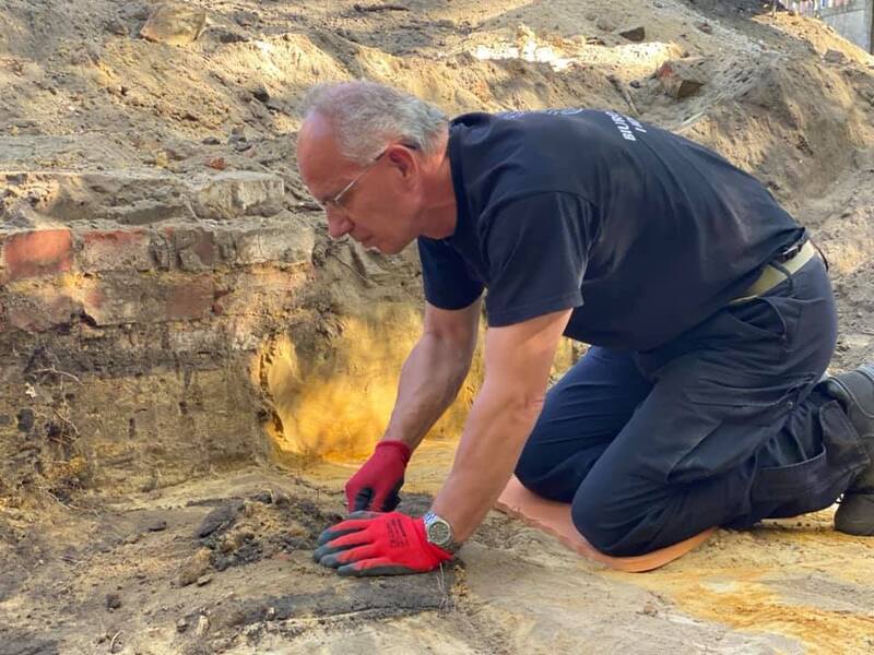 Office of Search and Identification - exhumation work