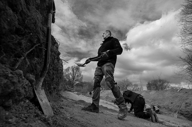 Office of Search and Identification - exhumation work