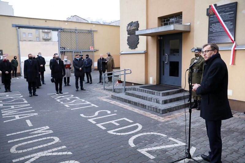 Unveiling of the WiN plaque at the Mokotów prison