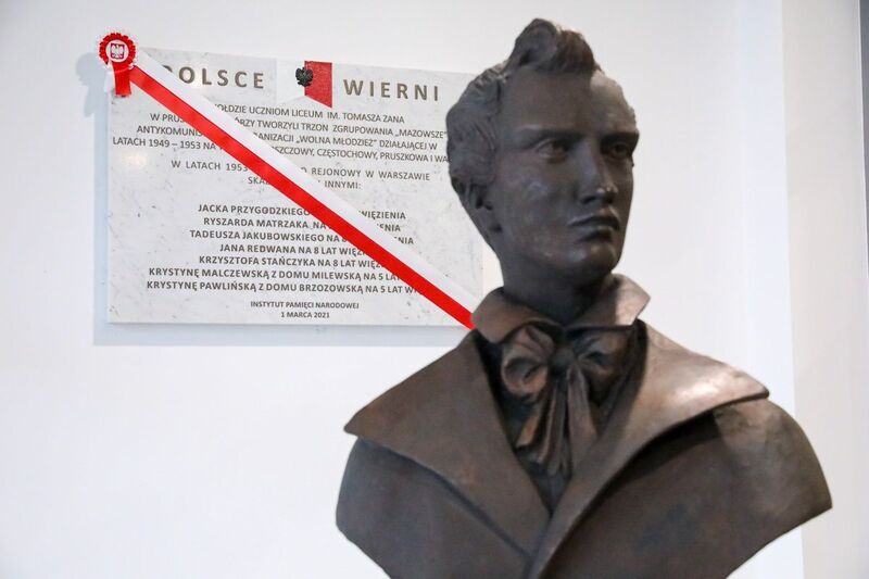 The IPN's head honouring the "Free Youth" anticommunist group in Pruszków