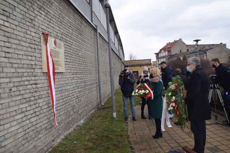The unveiling of the Ładoś Group plaque in Będzin