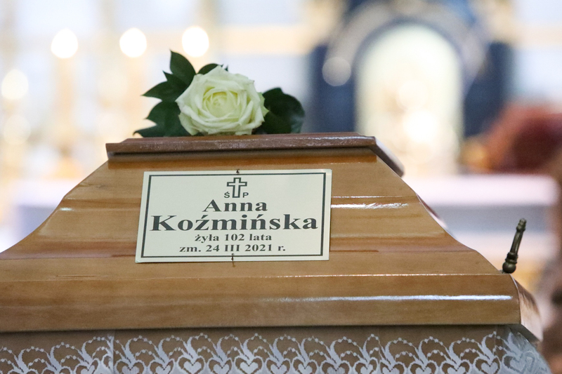 Funeral ceremony of Anna Koźmińska. Photo: Sławek Kasper (IPN)