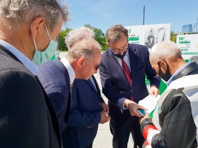 The opening of the exhibition - Józef Piłsudski Square in Warsaw. Photo: Sławek Kasper (IPN)