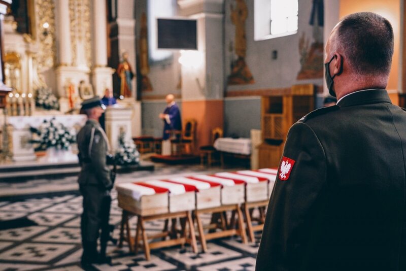 The funeral of 8 soldiers of the Polish Army who died in the defense of Fort III in Pomiechówek in 1939 - Pomiechowo, 20 May 2021