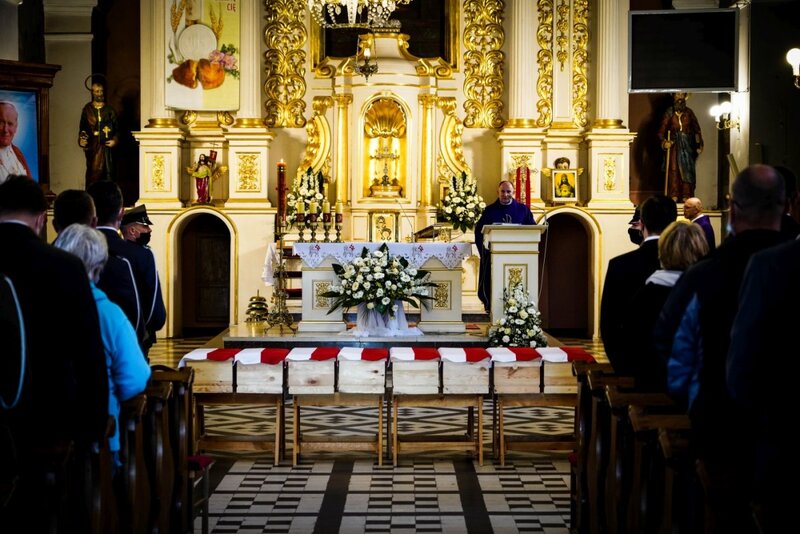 The funeral of 8 soldiers of the Polish Army who died in the defense of Fort III in Pomiechówek in 1939 - Pomiechowo, 20 May 2021