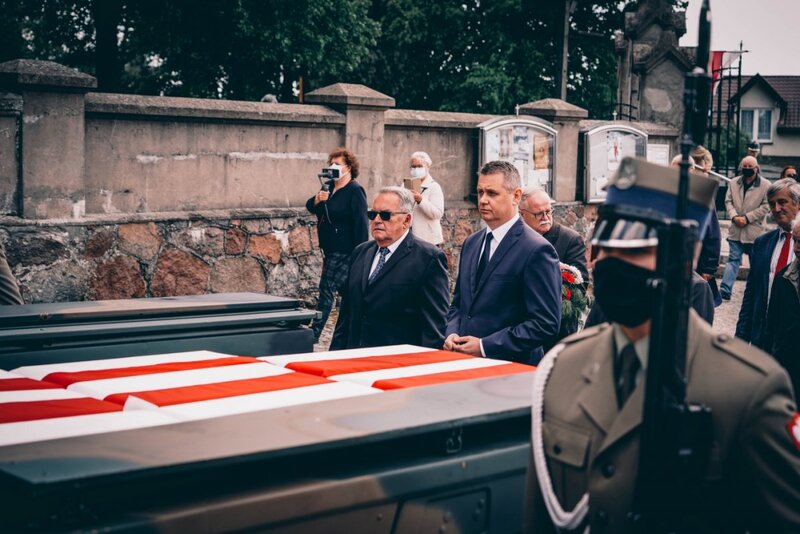 The funeral of 8 soldiers of the Polish Army who died in the defense of Fort III in Pomiechówek in 1939 - Pomiechowo, 20 May 2021