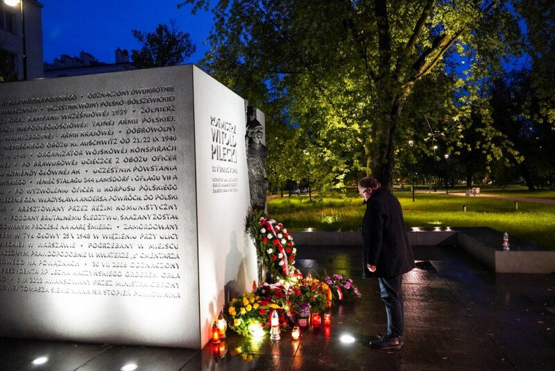 Candles in Pilecki's memory lit in Warsaw