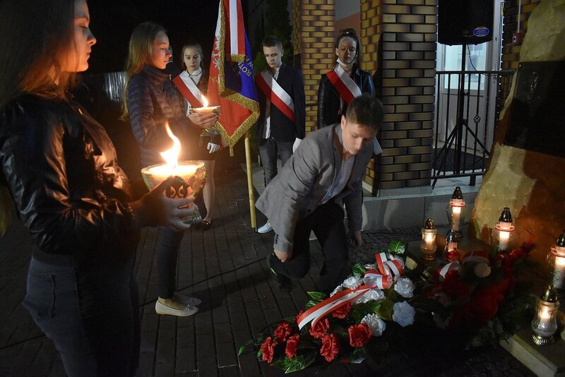 Candles in Pilecki's memory lit in Kierz Niedźwiedzi