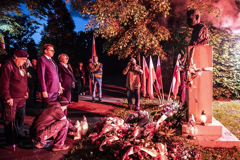 Candles in Pilecki's memory lit in Cracow