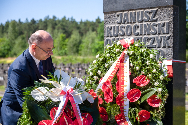 Mateusz Szpytma commemorating Palmiry victims Mateusz Szpytma commemorating Palmiry victims