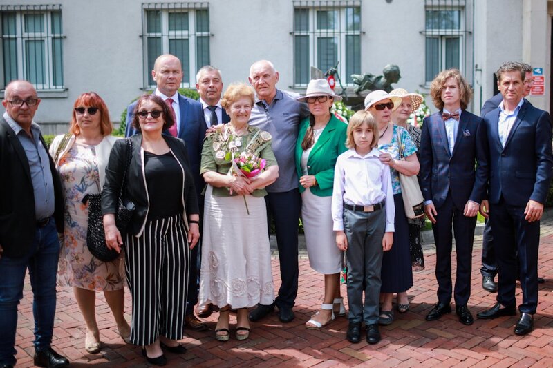 The unveiling of the statue