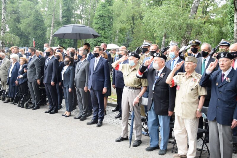 The IPN's President honouring Warsaw Insurgents at the Powązki cemetery