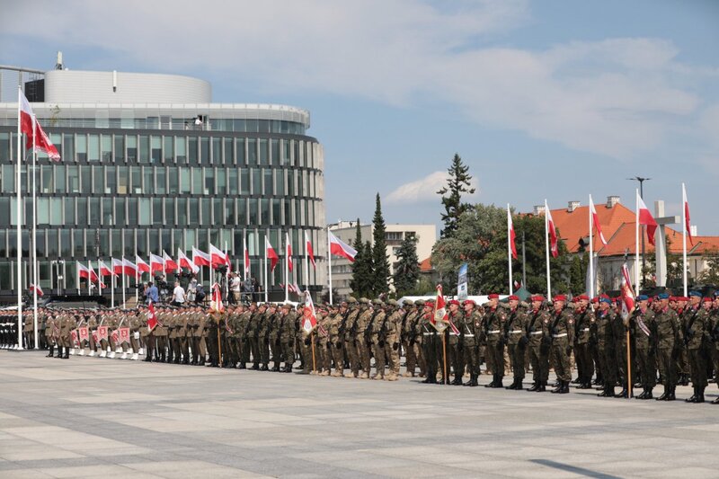 Guard change at the Tomb of the Unknown Soldier, Piłsudski Square, Warsaw