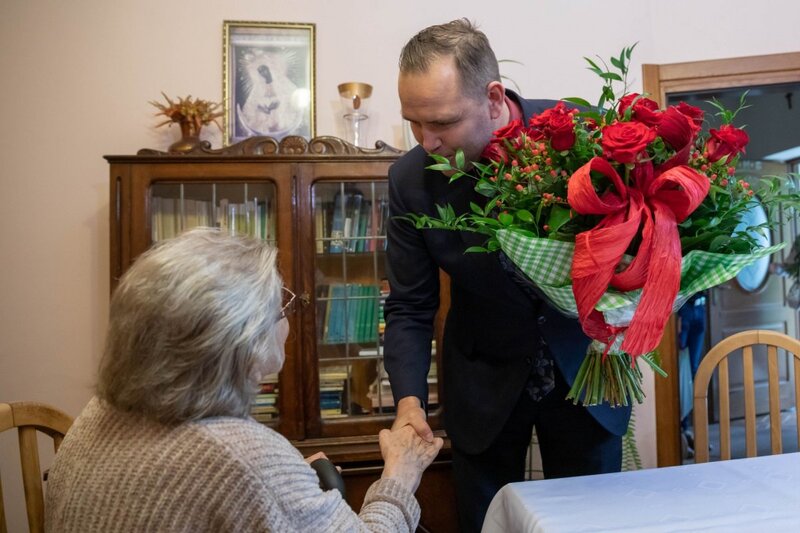 Wanda Bortkiewicz's 98th birthday. Photo: Mikołaj Bujak (IPN)