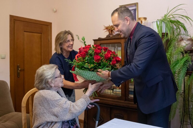 Wanda Bortkiewicz's 98th birthday. Photo: Mikołaj Bujak (IPN)