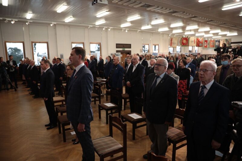 President Karol Nawrocki presenting state decorations to former members of anti-communist opposition. Photo: Mikołaj Bujak (IPN)