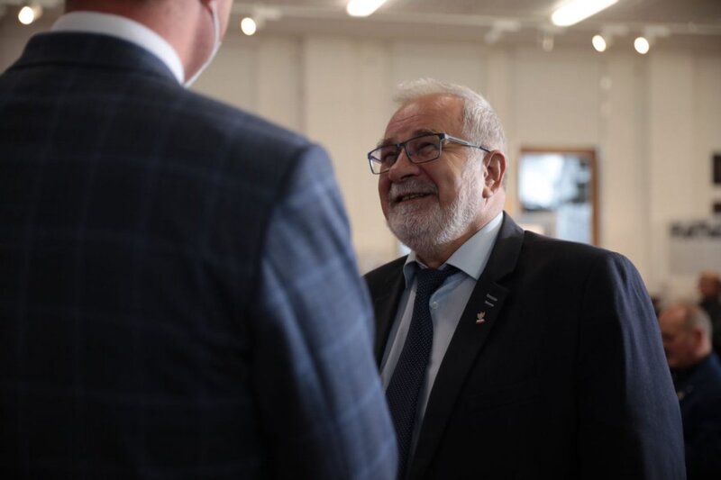 President Karol Nawrocki presenting state decorations to former members of anti-communist opposition. Photo: Mikołaj Bujak (IPN)