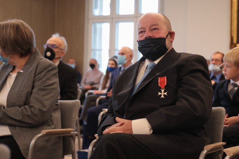 Karol Nawrocki, Ph.D. presented former anti-communist opposition members with Crosses of Freedom and Solidarity