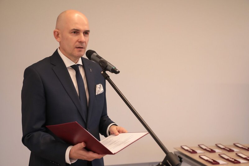 Karol Nawrocki, Ph.D. presented former anti-communist opposition members with Crosses of Freedom and Solidarity