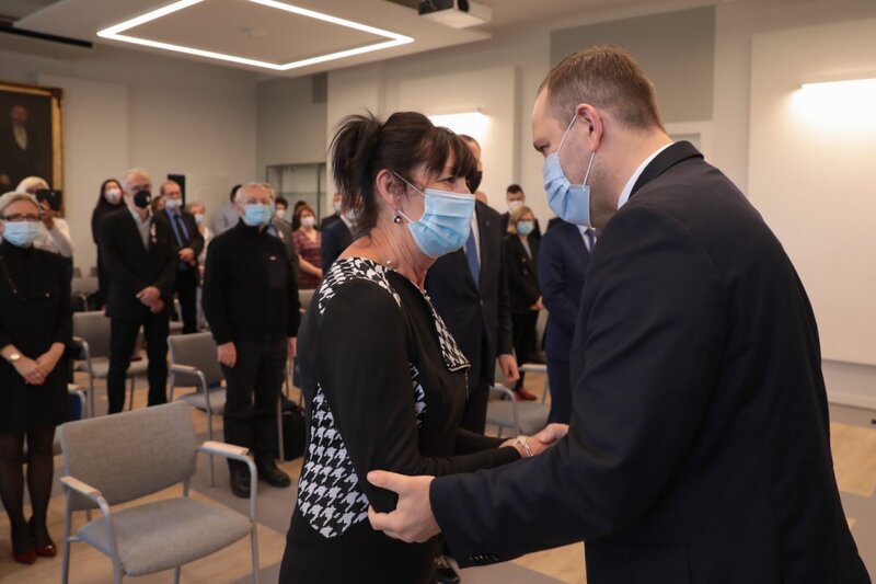 Karol Nawrocki, Ph.D. presented former anti-communist opposition members with Crosses of Freedom and Solidarity