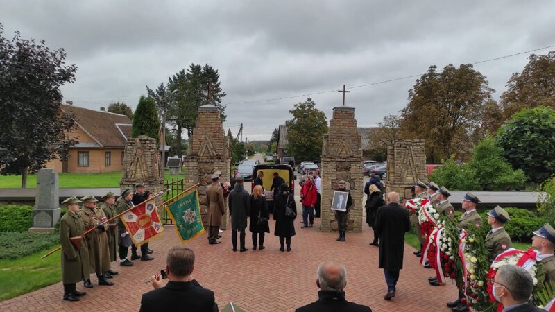 The funeral of 2nd Lt. Apoloniusz Duszkiewicz alias “Polza”