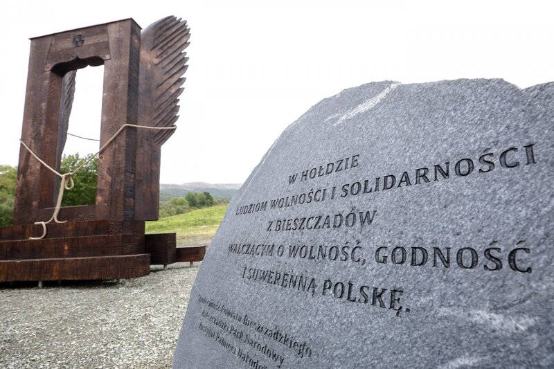 The unveiling of a monument dedicated to the People of Freedom and Solidarity from the Bieszczady Mountains; Photo: Sławek Kasper