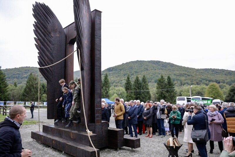 The unveiling of a monument dedicated to the People of Freedom and Solidarity from the Bieszczady Mountains; Photo: Sławek Kasper