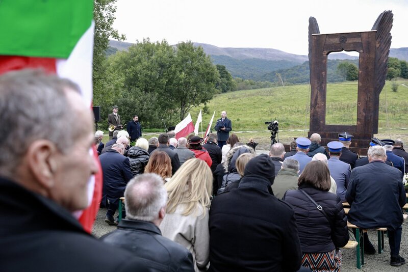 The unveiling of a monument dedicated to the People of Freedom and Solidarity from the Bieszczady Mountains; Photo: Sławek Kasper