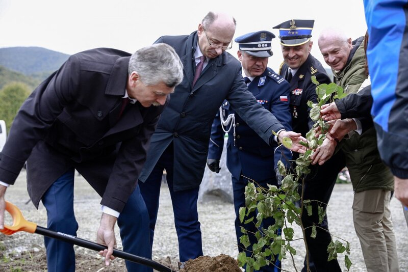 The unveiling of a monument dedicated to the People of Freedom and Solidarity from the Bieszczady Mountains; Photo: Sławek Kasper