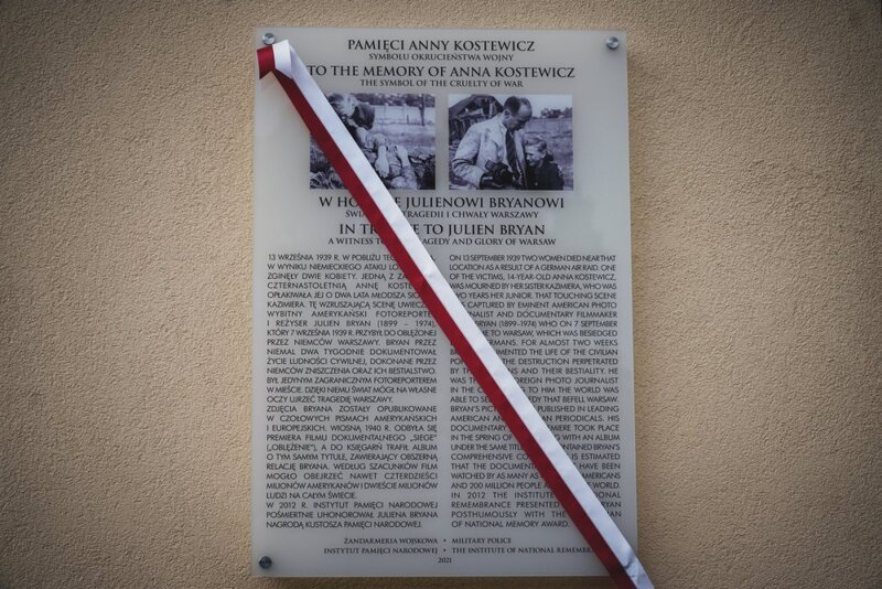 The official unveiling of a plaque commemorating Anna Kostewicz and Julien Bryan, Warsaw 30 September 2021