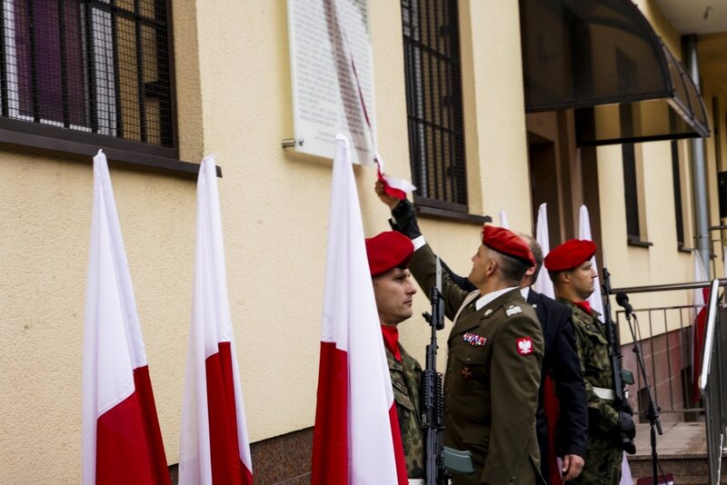 The official unveiling of a plaque commemorating Anna Kostewicz and Julien Bryan, Warsaw 30 September 2021