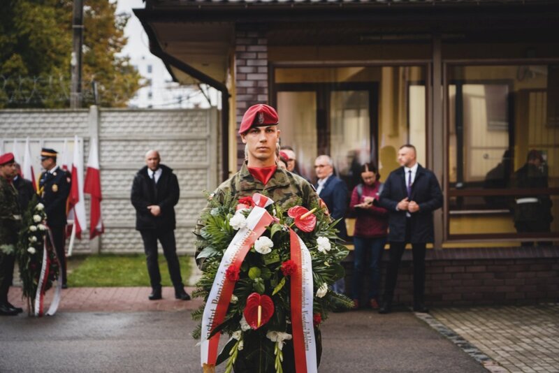 The official unveiling of a plaque commemorating Anna Kostewicz and Julien Bryan, Warsaw 30 September 2021