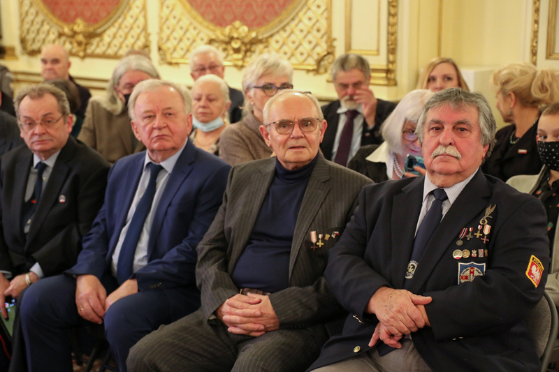 The ceremony of presenting Crosses of Freedom and Solidarity – Consulate General of the Republic of Poland in New York, 30 November 2021; photo: A. Garnik