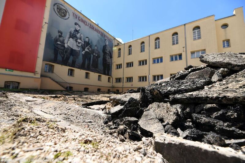 The IPN Office of Search and Identification is resuming works at 37 Rakowiecka Street in Warsaw